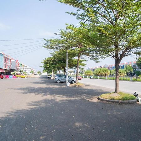 Reddoorz @ Aralia Harapan Indah Hotel Pulokendal Ngoại thất bức ảnh
