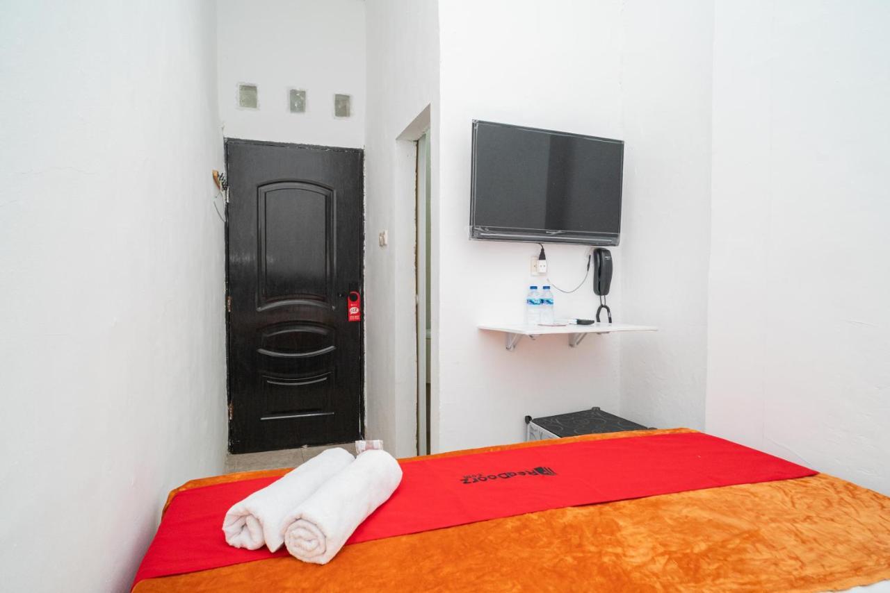 Reddoorz @ Aralia Harapan Indah Hotel Pulokendal Ngoại thất bức ảnh